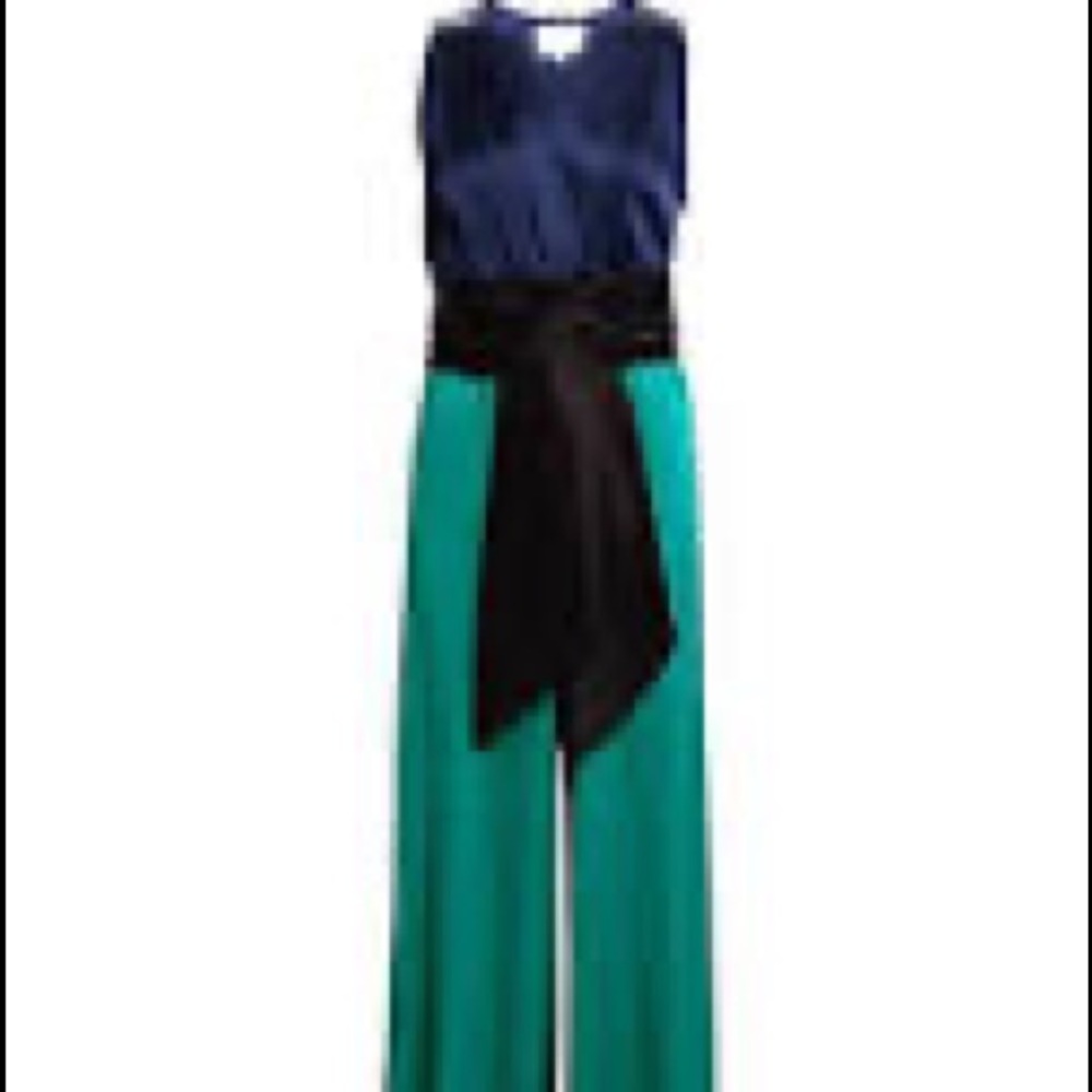 Carolina Ritzler
Sleeveles Satin Jumpsuit. Eur 38, US 4